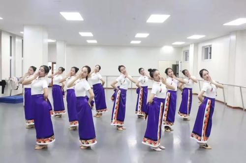 常德海乘职业学校,导游就业方向招生,高铁乘务专业招生,国际邮轮就业方向招生 常德海乘职业学校,导游就业方向招生,高铁乘务专业招生,国际邮轮就业方向招生